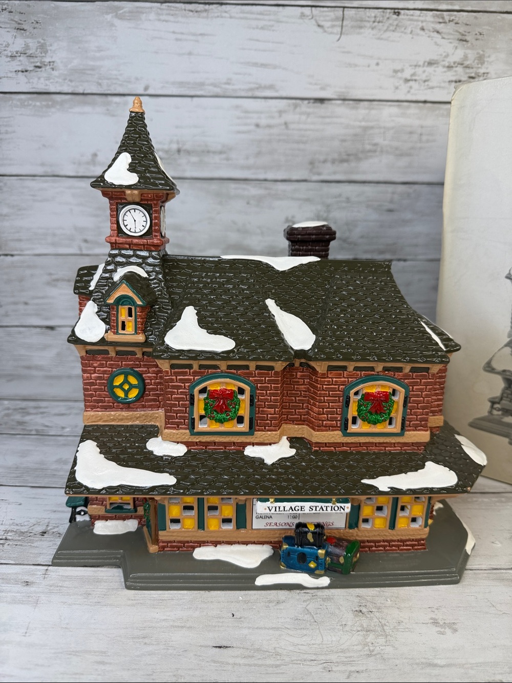 Village Station Department 56 Original Snow Village 5438-0 Box & Light